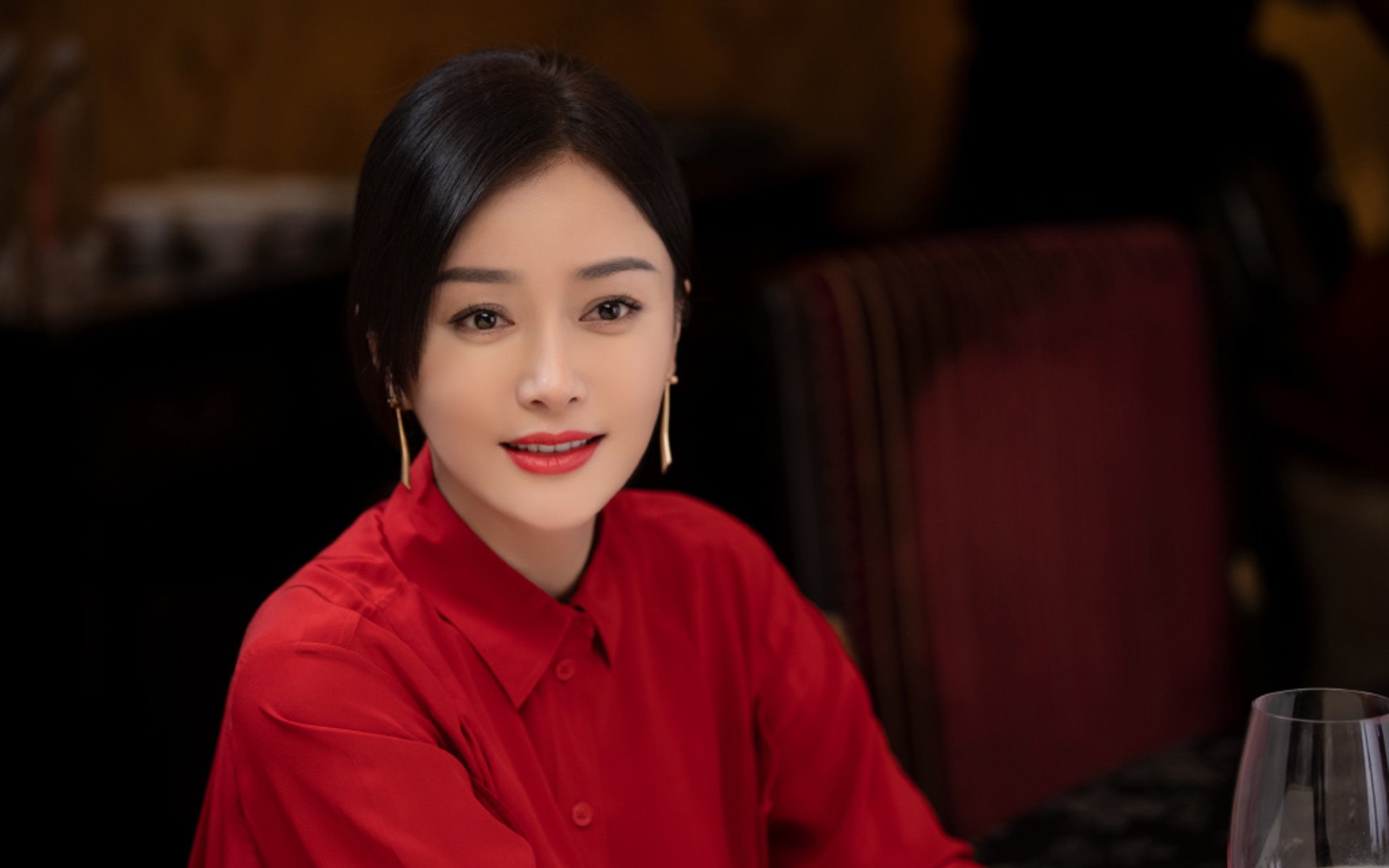 “青少年足球技能大赛引爆现场，涌现多位潜力新秀”，青少年足球技术基础训练图解