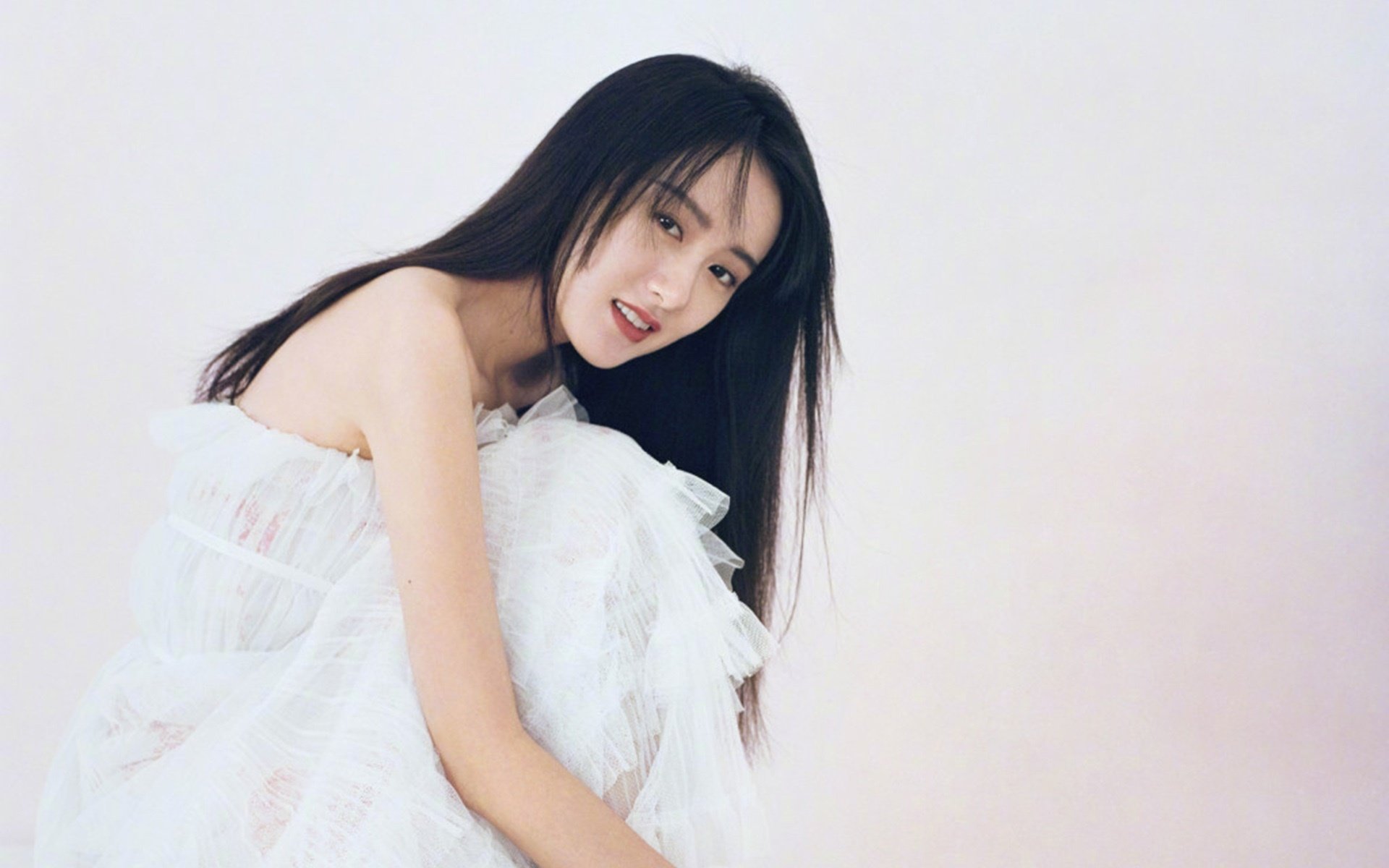 女子游泳队划频节奏控制出色，女子游泳运动