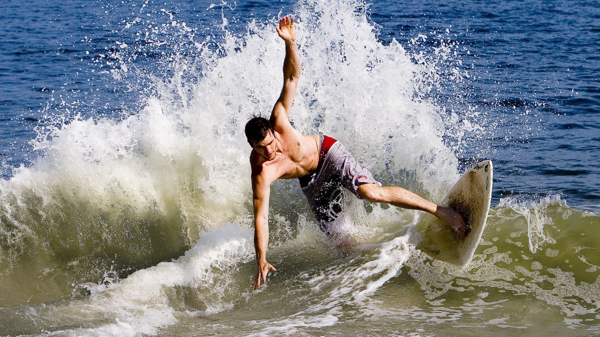 _全球极光滑雪：在光辉中驰骋_，全球极光胜地