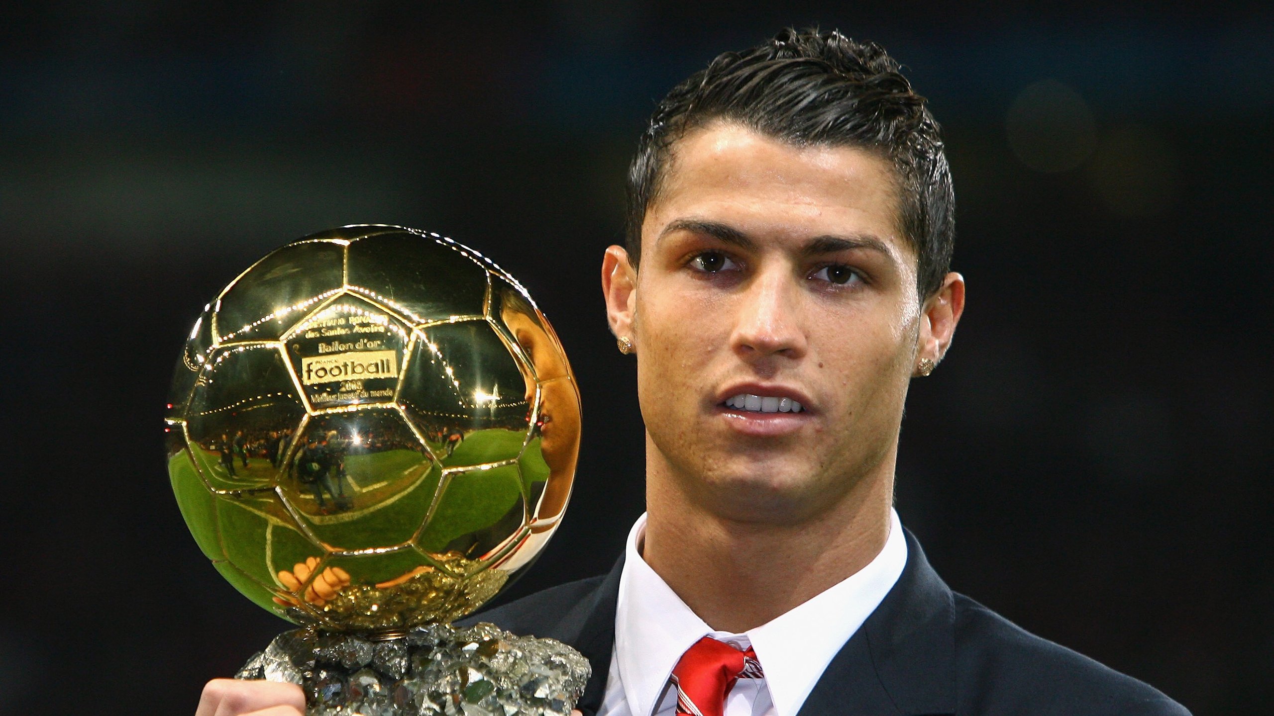 德国男子100米仰泳选手在预赛中表现出色，晋级半决赛，男子100m仰泳世界纪录