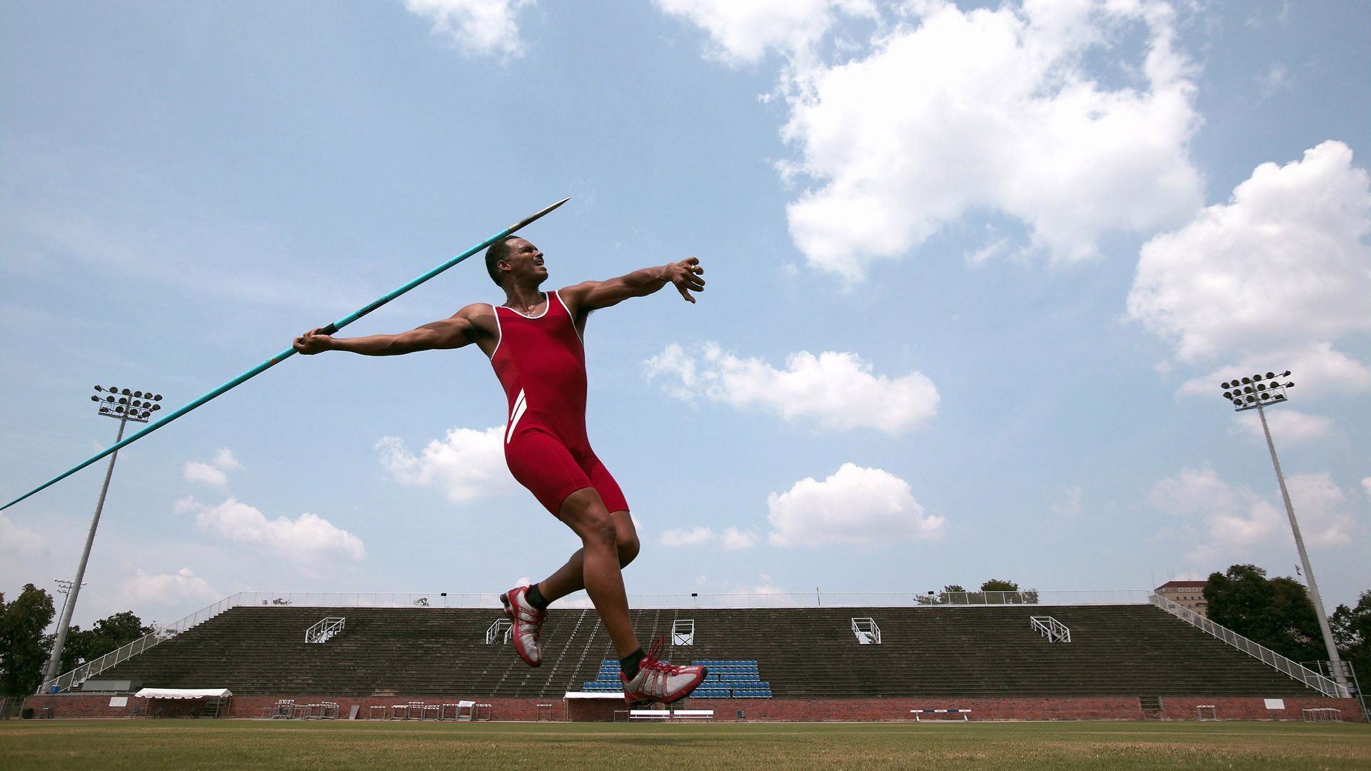 乐鱼体育官网下载-高校足球联赛火爆，清华北大鏖战点球大战，清华大学足球高水平测试项目